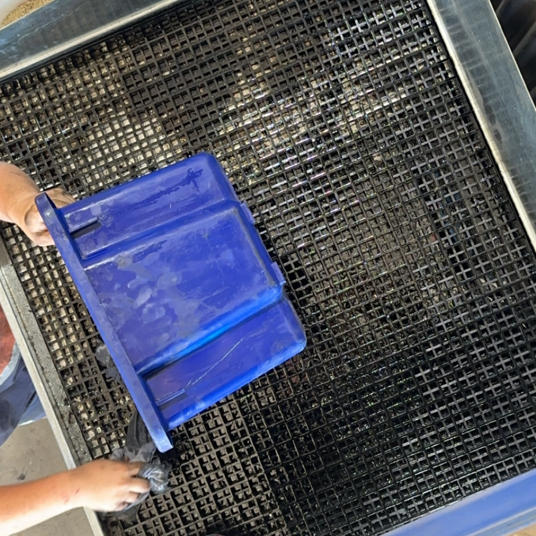 EZ-Flow base tray with Splashguard