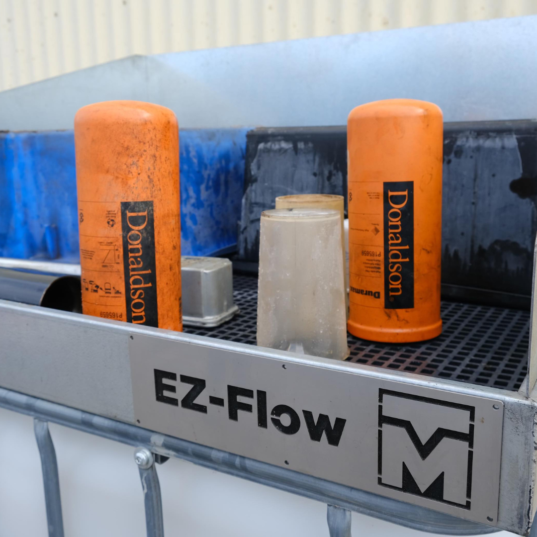 EZ-Flow base tray with Splashguard and Lid