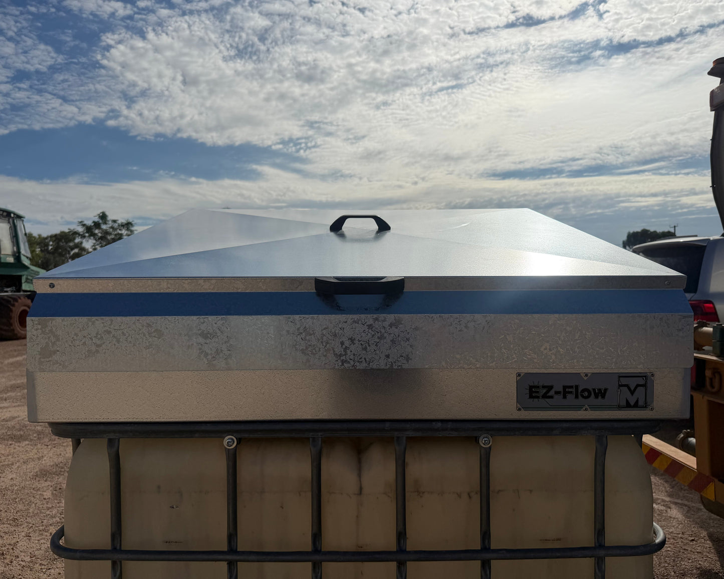 EZ-Flow base tray with Splashguard and Lid - Next Generation